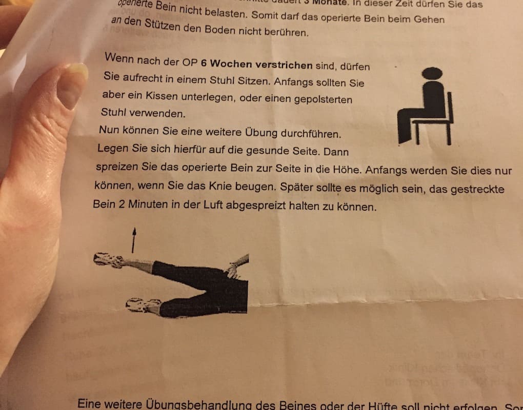 Merkblatt mit Übungen nach der Hüftdysplasie Operation