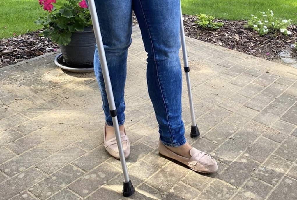 Gehhilfen: PAO-Patienten brauchen sie im Schnitt nur 10 bis 12 Wochen